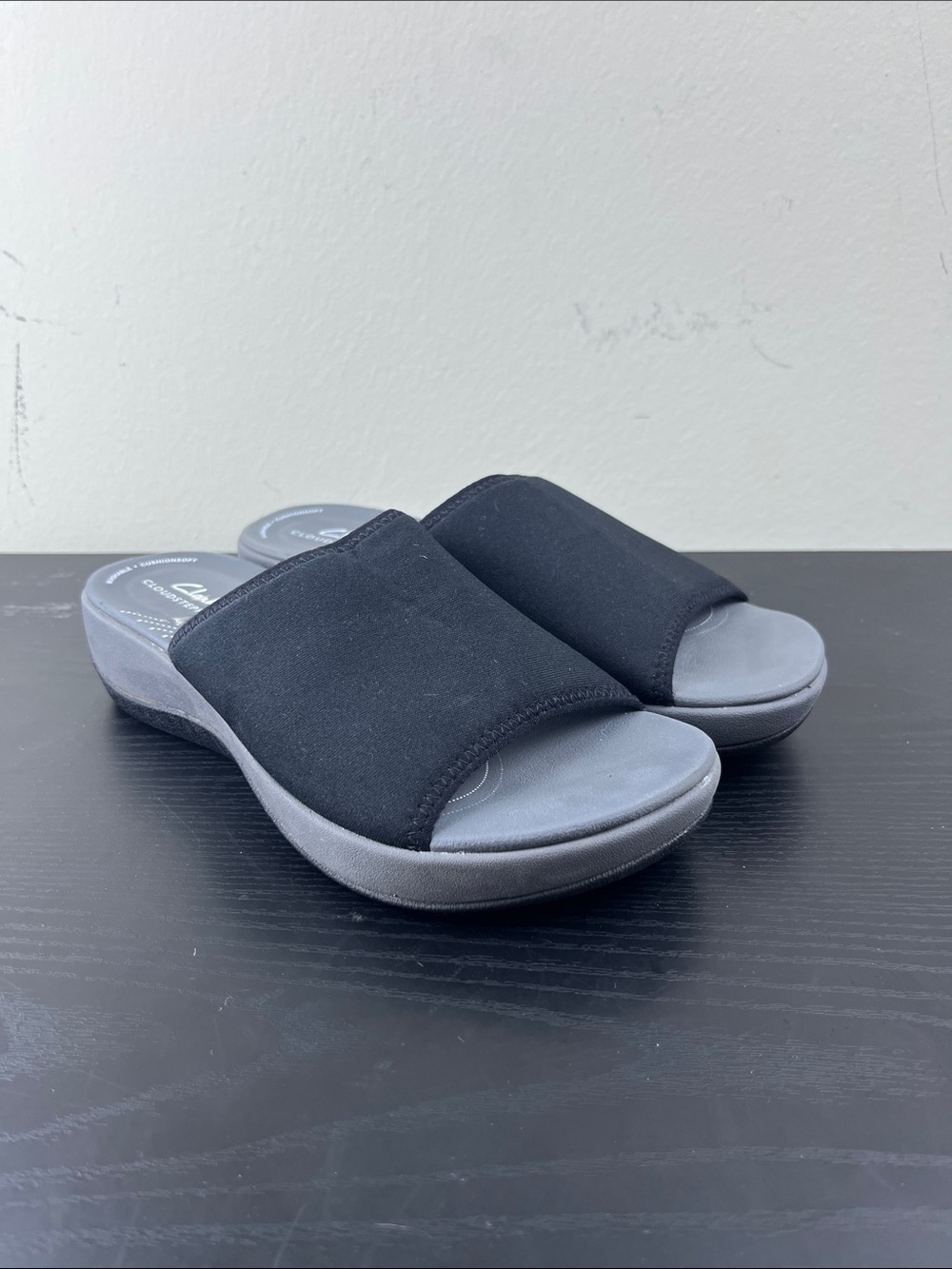 Clarks Cloudsteppers Women's Size 7 Black Gray Comfort Slide Sandals Slip On